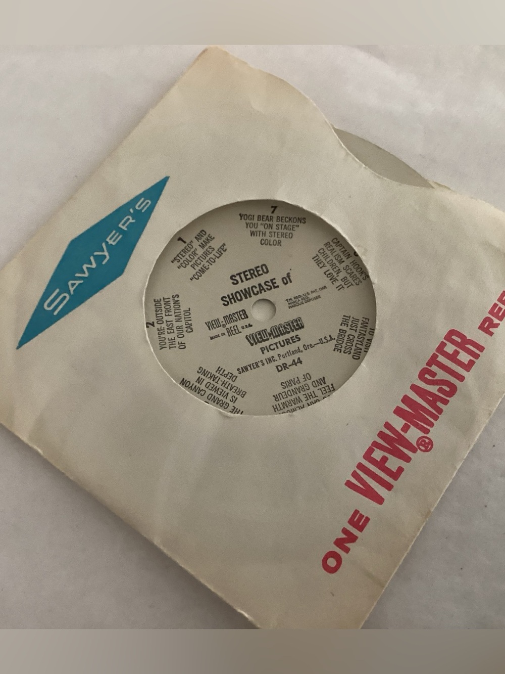 Vtg. Viewmaster Steroscope includes 47 disc’s. - Picture 6 of 6